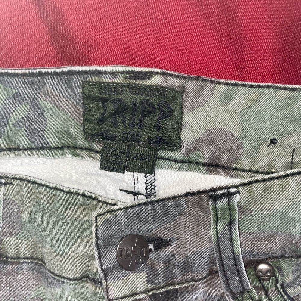 Tripp NYC EXTREMELY distressed skinny jeans **Size 25/1**